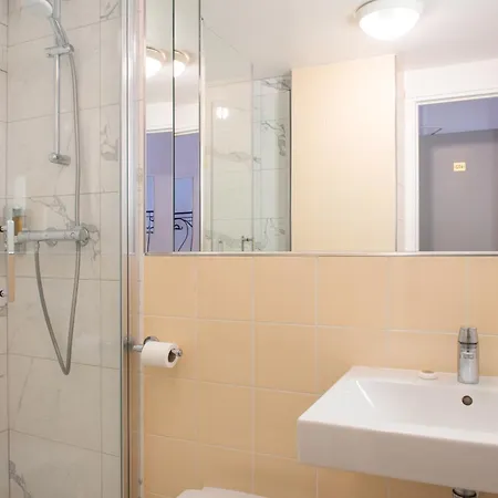 Pacific Fondary Hotel