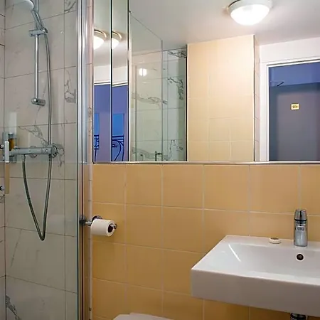 Pacific Fondary Otel Paris