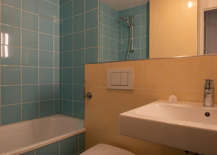 Pacific Fondary Otel 2*