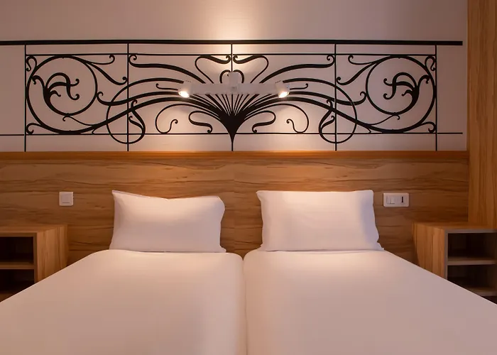 Pacific Fondary 2* París